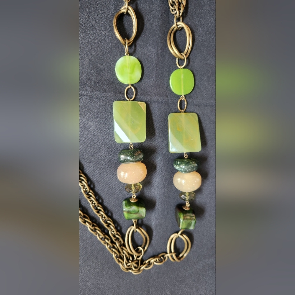 Avon Necklace - Picture 2 of 3